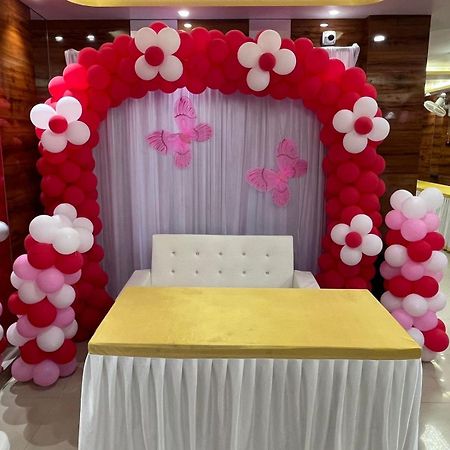 La Cresta Inn Калькутта Экстерьер фото