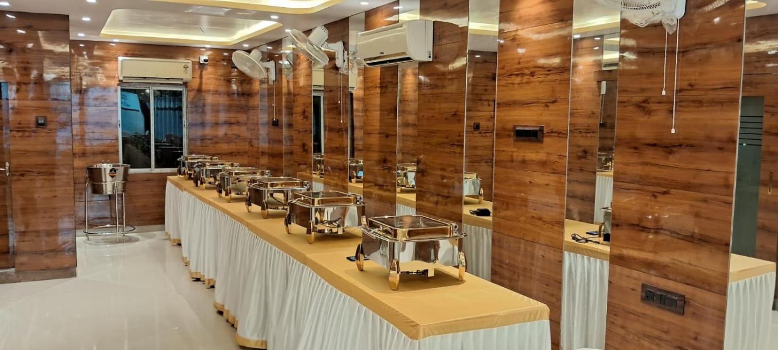 La Cresta Inn Калькутта Экстерьер фото