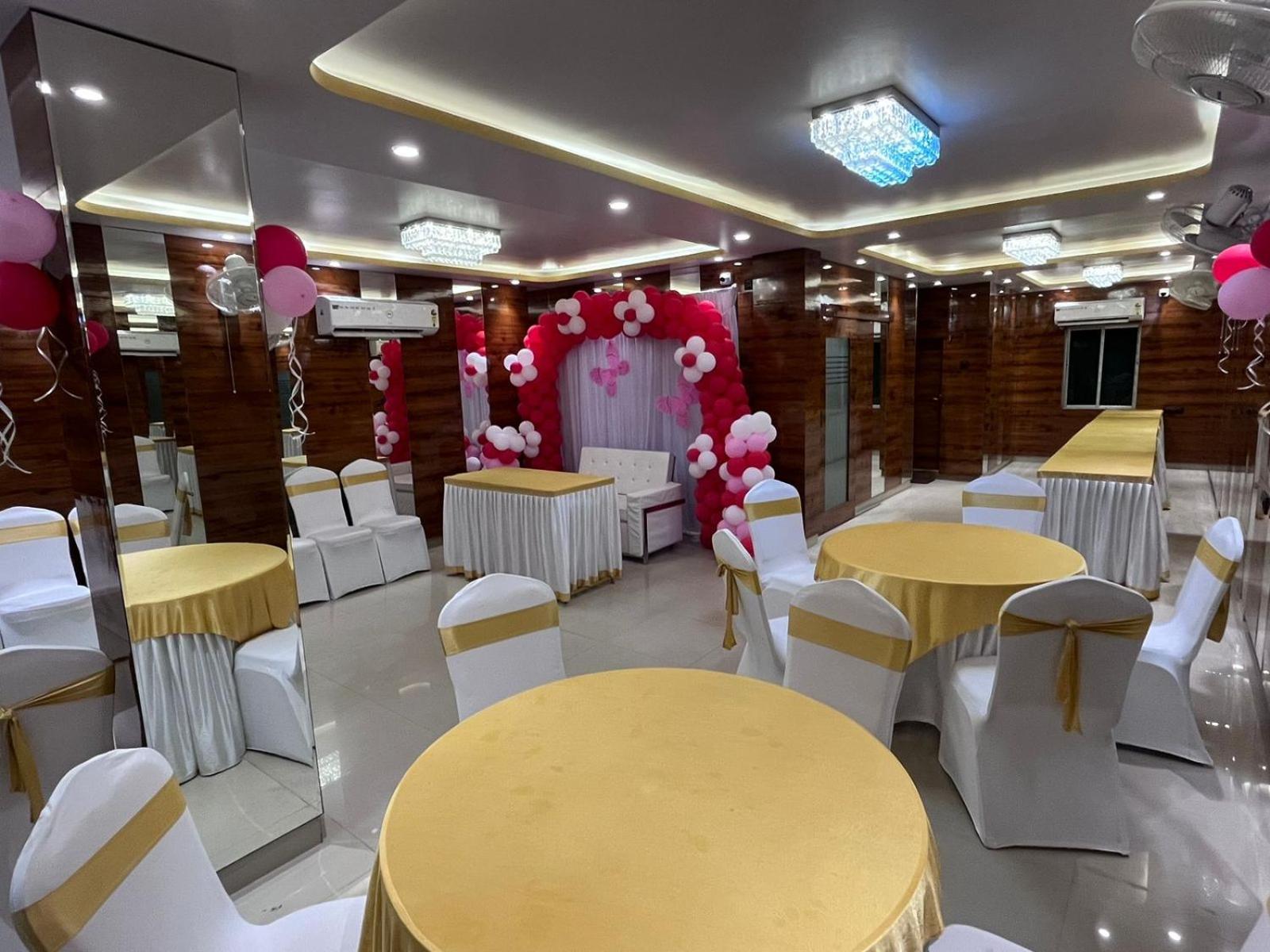 La Cresta Inn Калькутта Экстерьер фото