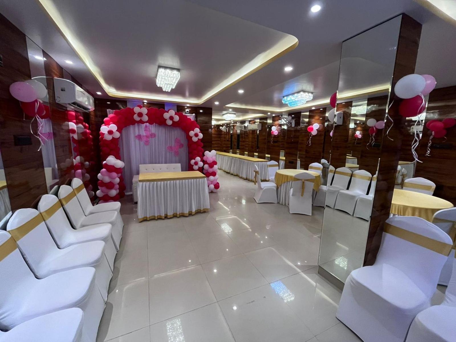 La Cresta Inn Калькутта Экстерьер фото